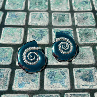 Marin Seashell Stud Earrings