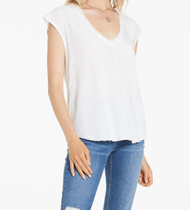 Yanis- Frayed V-Neck- White