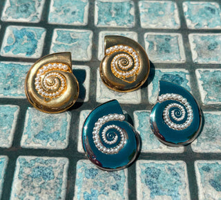 Marin Seashell Stud Earrings