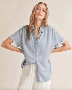 Sadie & Sage- Soft Breeze Chambray Shirt