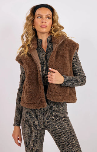 WINNIE FAUX FUR ZIP UP VEST