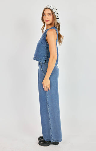 IT'S POURING SLEEVELESS TOP